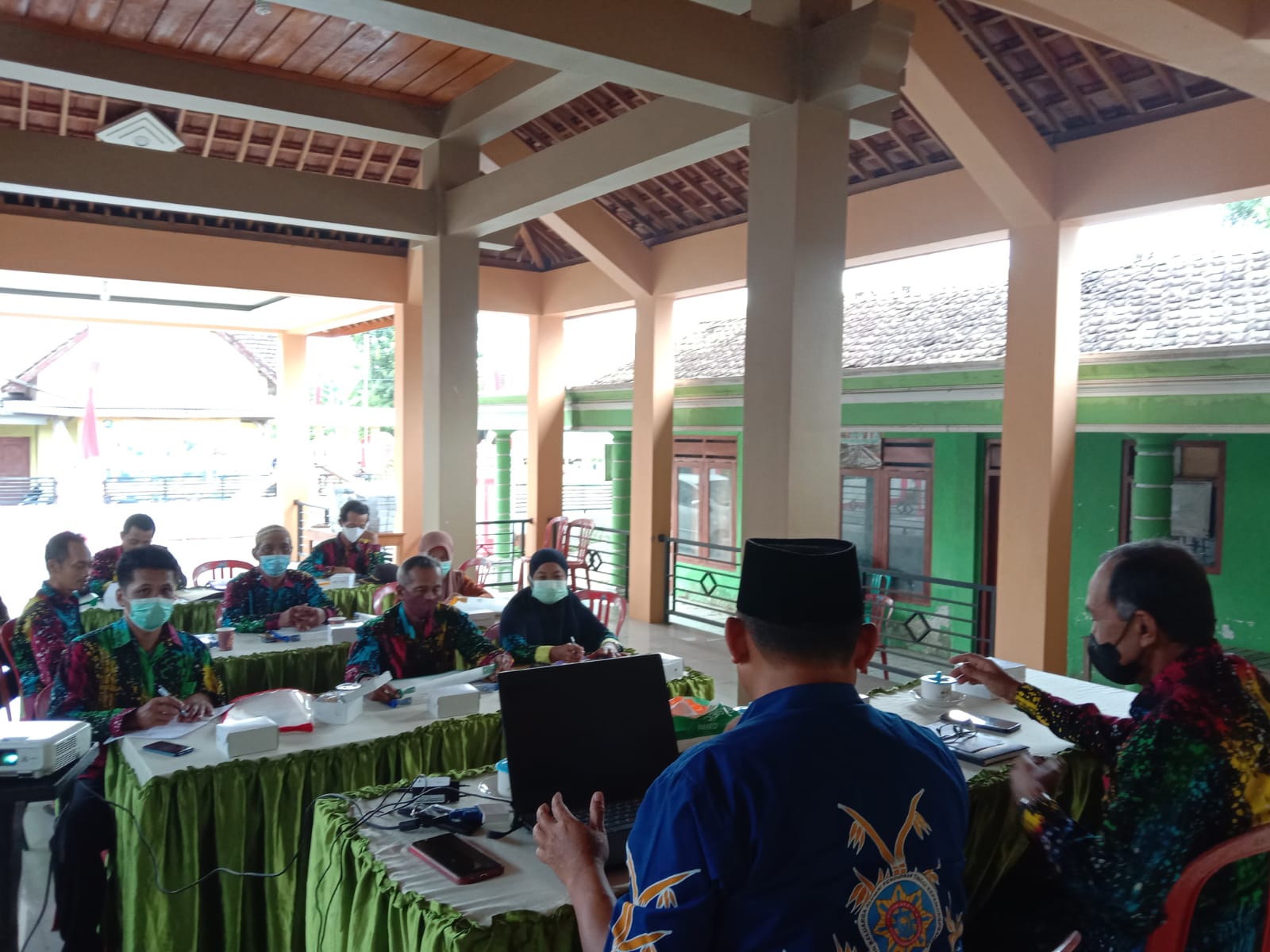 PELATIHAN , PENDIDIKAN DAN PENYULUHAN APARATUR PEMERINTAH DESA